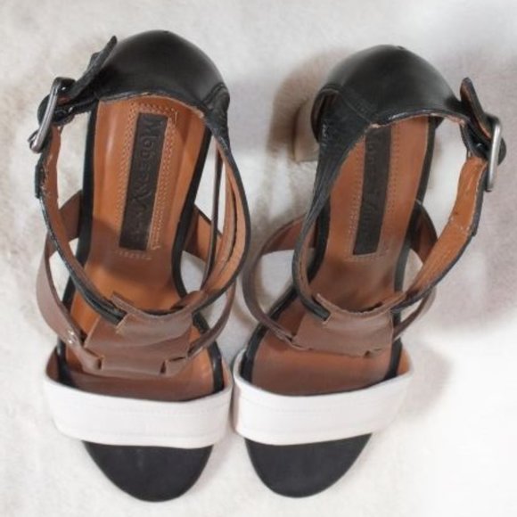 Designer sandals - Picture 2 of 4